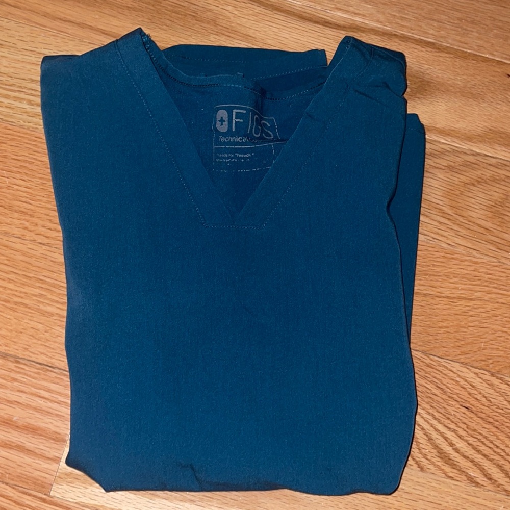 Casma Three Pocket Top